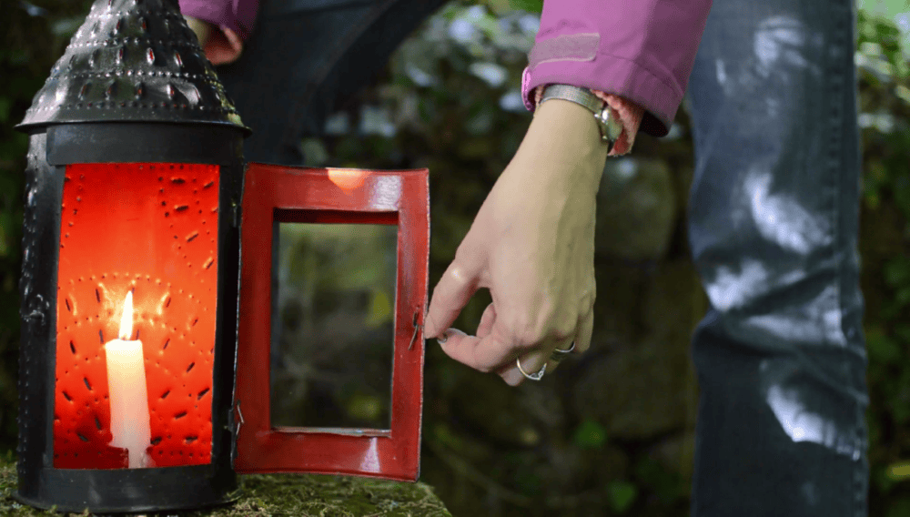 Lampe sourde Musée du Poitou Protestant lampe allumée